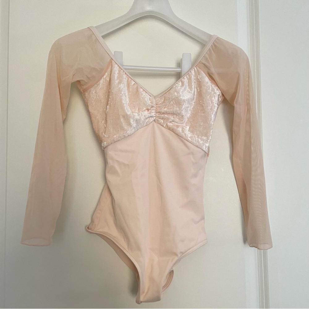 Yumiko Elli velvet duo with long sleeves